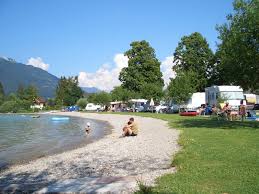 Deze camping aan de wolfgangsee is een ideale uitvalsbasis voor tripjes naar onder andere salzburg en bad ischl. Am Seeufer Camping Lindenstrand Familie Leitner Abersee Am Wolfgangsee Salzkammergut