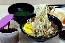 Craving for springy yet chewy pan mee noodles in johor? Chilli Pan Mee Batu Road Famous Kl Restoran Super Kitchen Chilli Pan Mee At Far East Square Danielfooddiary Com