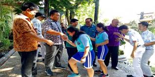 Sma lebih menitikberatkan pada teori karena lulusan sma memang diciptakan untu. Dprd Minta Tata Kelola Sma Smk Di Bali Lebih Baik Baliberkarya Com