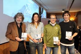 Die südtiroler alpinistin ist ein wahres kraftpaket, physisch und psychisch. Un Italiana Tenta L Invernale Sul Manaslu Con Simone Moro Corriere It