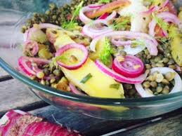 Pour faire de la salade de pommes de terre, une vraie salade composée, ajoutez des œufs, des haricots verts, du saumon ou des lardons pour une version alsacienne. Recettes De Salade De Lentilles Et Radis