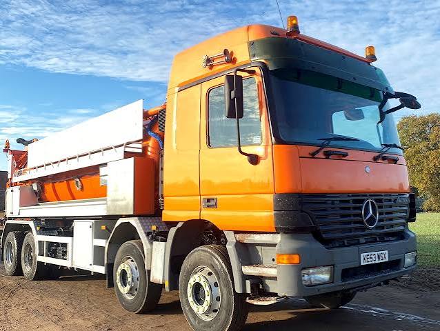 Mercedes Benz 2535LS-2004 Cab & Chassis Truck