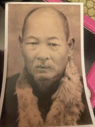 Introducing my wife, Ling and I, Bernie. We're from Malaysia. I've been in  Australia since the 70's and lost most of my peranakan cultures. Of late,  I've joined the local peranakan group