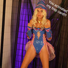 OnlyFans Model in live streams - FameRegistry.com