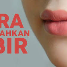 Petua cantikkan bibir, petua lembapkan bibir, petua basahkan bibir, petua merahkan bibir, madu sebagai pelembab bibir, urutan bibir, rokok merosakkan bibir, alkohol. Teringin Miliki Bibir Merah Bak Delima Baca Petua Ini