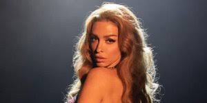 Τρελαίνουν οι νέες σέξι πόζες της. Elenh Foyreira Eyxh8hke Sthn Koykla Aderfh Ths Poso Moiazoyn Eikona Zwh Iefimerida Gr