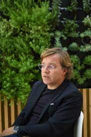 É uma referência a nível internacional sendo o único cirurgião em portugal a ter conseguido obter a jose carlos neves. Fundacao Jose Neves Transformar Portugal Numa Sociedade Do Conhecimento Revista Spot