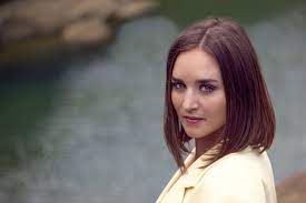 See more of typh barrow on facebook. Typh Barrow D Une Voix A L Autre L Incroyable Documentaire Sur L Ancienne Coach De The Voice Belgique