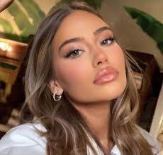 Ashley Mascolo's Instagram, Twitter & Facebook