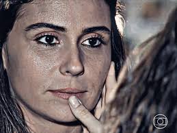 Beijo De Clara E Marina