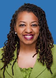 Courtney Crenshaw's Instagram, Twitter & Facebook