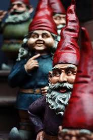 The Gnome In Somebody S Front Yard Nain De Jardin Creatures Magiques Lutin