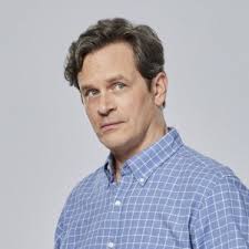 Tom Everett Scott as Benedict