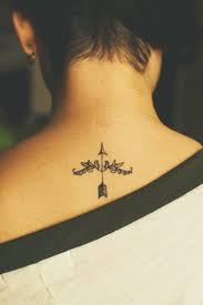 Tatouage Nuque Femme Idees Pour Les Femmes Delicates
