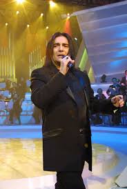 L'unico profilo ufficiale di renato zero su twitter. Renato Zero E Suoi Primi 70 Anni Tra Trasgressione E Ambiguita Tgcom24