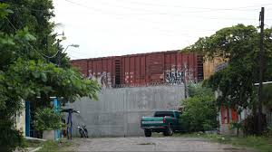 Que en la tierra nada nos detenga, clama sobre un muro el grafiti de un jaguar como si protegiera a una multitud de migrantes, pero la realidad es que en la frontera de méxico y guatemala, el sueño americano de. Mexico Tiene Su Propio Muro De La Verguenza En El Sur Infobae
