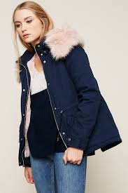 Maybe you would like to learn more about one of these? Vero Moda Parka Bleu Marine A Capuche Avec Fourrure Rose Amovible Parka Femme Monshowroom Vetements Femme Mode Ventes Pas Cher Com