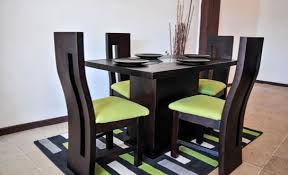 Especial sobre juegos de comedor pequeños (parte i) hoy les presentamos la primera entrega de un especial sobre decoración de comedores pequeños, algunas ideas interesantes, modernas y originales con ambientes delicados y luminosos donde todos querrán compartir una comida con familiares y amigos. Comedores Modernos Pequenos Small Modern Dining Dining Room Furniture Design Dining Table Design Living Room Sofa Design