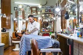 Mira este curso de barbería profesional en cdmx con las técnicas más modernas e innovadoras para que te conviertas en un barbero profesional. Las Mejores Barberias Old School Para Chicos Modernos De Madrid