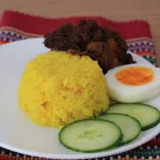 1/2 cawan pati santan 1/2 camca teh garam 1 helai daun pandan. Resepi Pulut Kuning Simple