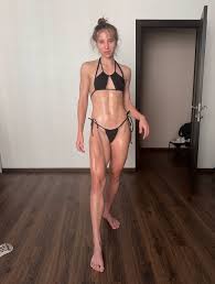 Anna @firmflexing - Twitter Profil | Sotwe