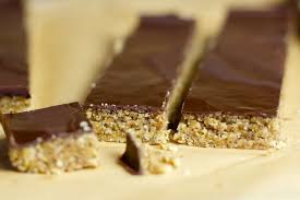 Barres Chocolatees Super Healthy Aux Noix Au Thermomix Yummix Recette Barre Chocolat Alimentation Yummix