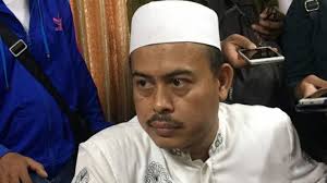 Pascapenusukan, pelaku nyaris dihakimin oleh jamaah yang ikut dalam kajian tersebut, namun berhasil dicegah oleh syekh ali jaber. Fpi Penusukan Syekh Ali Jaber Itu Cara Pki Daily News Indonesia