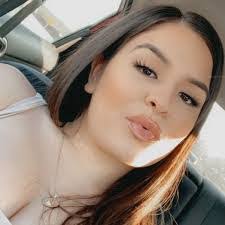 Jennifer Tope's Instagram, Twitter & Facebook