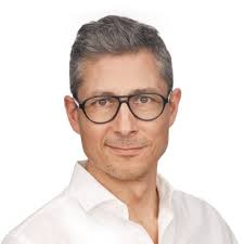 Jeg er glad for at kunne dele, at jeg starter i en ny stilling som…