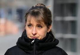 Allison Mack Bio, Age, Parents, Siblings, Husband, Children