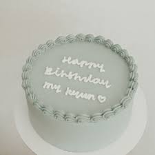 Chocolate cake design for anniversary. ð™¿ðš'ðš—ðšðšŽðš›ðšŽðšœðš ðšŠðšŽðšœðšðš'ðšŽðšðš'ðšŒðšŠðš•ðš•ðš¢ ðš–ðšŠðšðš' In 2021 Simple Cake Designs Pretty Birthday Cakes Fancy Desserts