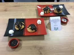 Saint Jacques Confit D Endives Et Beurre Blanc A L Encre De Seiche Comme Des Profiteroles Par Mariemixpsp Une Recette De Fan A Retrouver Dans La Categorie Plat Principal Divers Sur Www Espace Recettes Fr De Thermomix Sup Sup