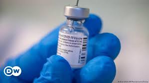 Even after you are vaccinated. Eu Approves Biontech Pfizer Covid Vaccine News Dw 21 12 2020