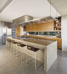 plan de travail beton cire pour l ilot de la cuisine design cuisine moderne cuisines design ilot de cuisine contemporaine