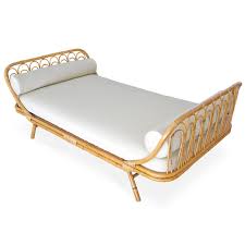 We do accept customize request for king size mattress based on european or american standard dimensions. Current Rattan Outdoor Daybed Inbali