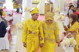 Penginapan murah di bandung dekat stasiun 2021 lembang barat cihampelas dengan kolam renang sebagai salah satu penginapan murah yang cukup terkenal, airy kini hadir dibeberapa sudut kota. Baju Pengantin Plus Size Xxxxxl Lelaki Dan Perempuan Murah Dan Terkini