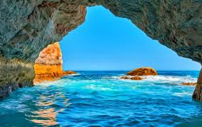 Hatalmas homokos tengerpart, ahová a szörfösök is szívesen járnak. Portugal Beaches Portugal Tengerpartok Megaport Media