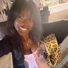 Danielle Shade (@floss33d)