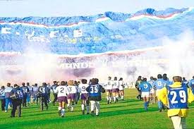 La prima è la fuga di materazzi, lo stesso giocatore che due anni dopo, il 5 maggio 2002, griderà ai giocatori della lazio «vi ho fatto vincere lo scudetto a. Partite Del Napoli Le Piu Belle Di Tutti I Tempi Napoli Fans