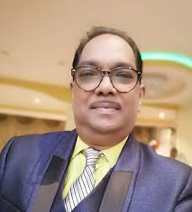 Name the people in this April 1973 photo from Mountlake Terrace Jr. High?