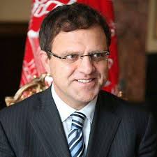 په اسلام اباد کې د افغانستان سفير ډاکټر حضرت عمر زاخېلوال هغه راپورونه رد  کړل، چې ګوندې د بهرنيو چارو وزير په توګه ټاکل کېږي. هغه په ټولنيزو شبکو  (فيسبوک او ټويټر)