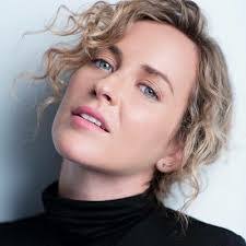 Paula Serrano's Instagram, Twitter & Facebook