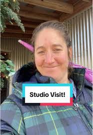 Lindsey Epstein's Instagram, Twitter & Facebook