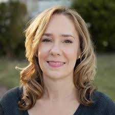 Lindsey Brown's Instagram, Twitter & Facebook