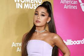 Facebook is showing information to help you better understand the purpose of a page. Ariana Grande Vpervye Podelilas Fotografiej S Vozlyublennym Obyaviv O Pomolvke