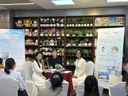 Tác giả Jun Mee Kyung: “Hãy cố gắng đọc sách giấy nhiều nhất có thể” | BÁO  SÀI GÒN GIẢI PHÓNG