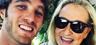 Nelle ultime ore, clizia incorvaia e paolo ciavarro ci hanno regalato dei momenti davvero bollenti. Paolo Ciavarro Felice Del Mio Stipendio Mia Madre Ha Le Traveggole Donne Magazine