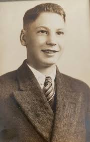 My Teenage Mother upper left Puget Sound '52 '53 Not sure who her friends  are but thought it would be fun if someone here recognised themselves or  family She graduated from Lincoln.