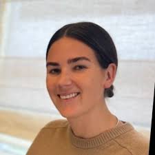 This is the kind of win that keeps me going... An Andreessen Horowitz  partner discovered Ashlyn Greer, founder of Fashivly, in our weekly Brydge  Club newsletter. Ashlyn is now part of the