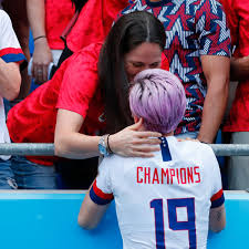 Sue bird and megan rapinoe are the power couple when it comes to professional sports, and while these two champions understand their elevated place in the sporting world, they like to reflect on. Megan Rapinoe Und Sue Bird Sind Verlobt Der Spiegel